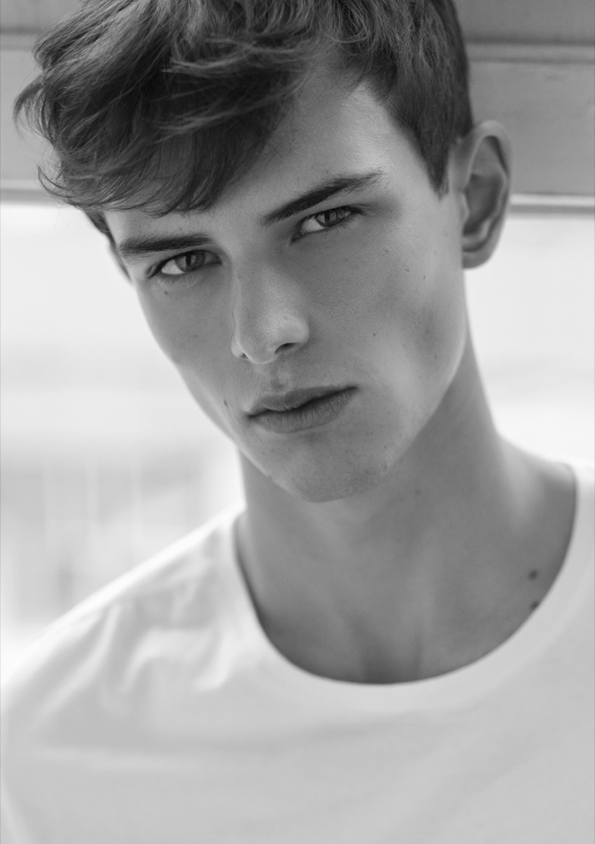 OSKAR C. Model Agency TEAM・EVVIVA|東京の外国人モデル事務所 ティーム・エヴィーバ