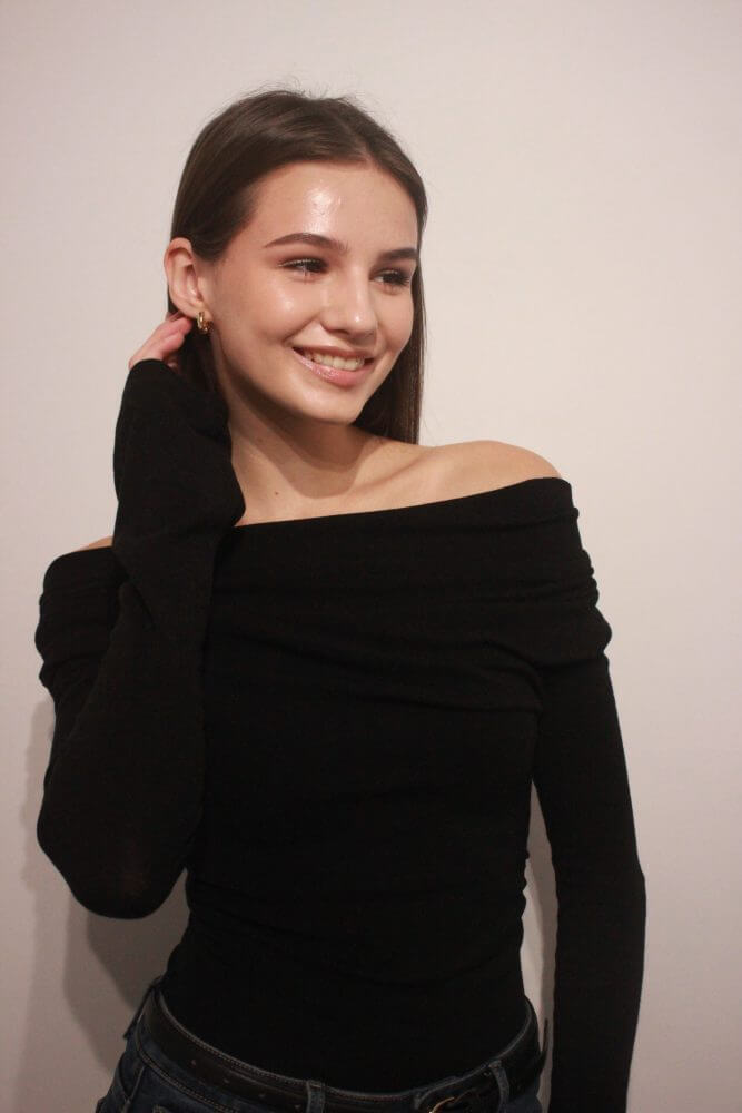 MARIA E.