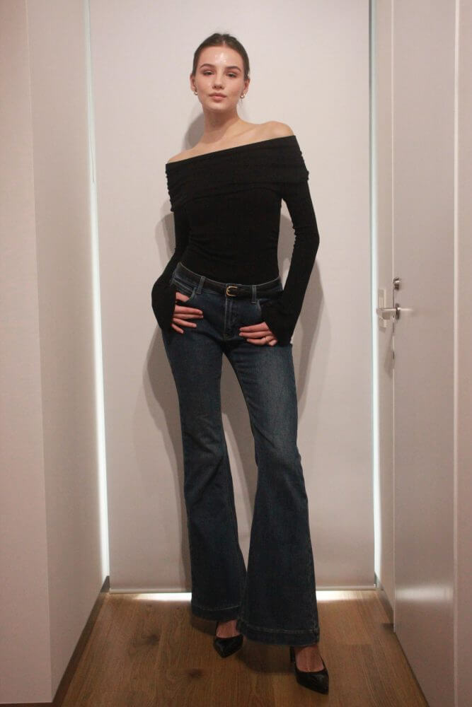 MARIA E.