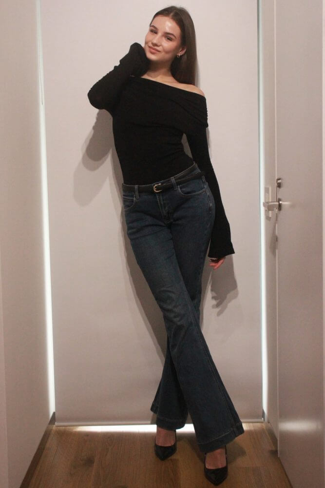 MARIA E.